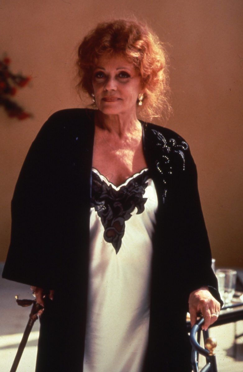La Vieille Qui Marchait Dans La Mer Film Complet Youtube La vieille qui marchait dans la mer - Fonds Jeanne Moreau