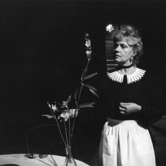 Le récit de la servante Zerline, mise en scène de Klaus-Michael Grüber
