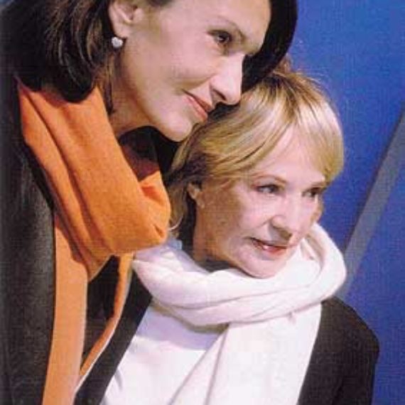 Jeanne et Ludmila Mikael en 2000 pour Un Trait de l'Esprit